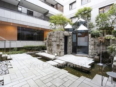 Courtyard/Greenery