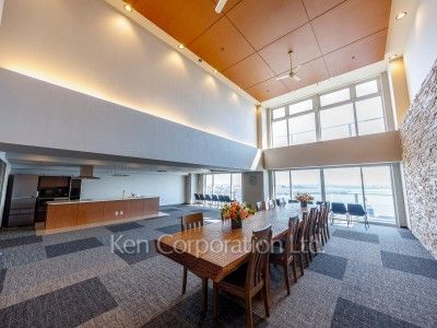 Sky View Lounge