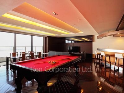 Sky View Lounge