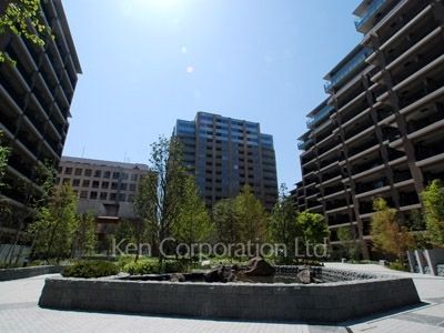 Courtyard/Greenery