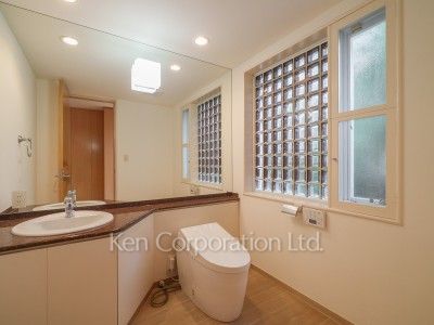 Lavatory