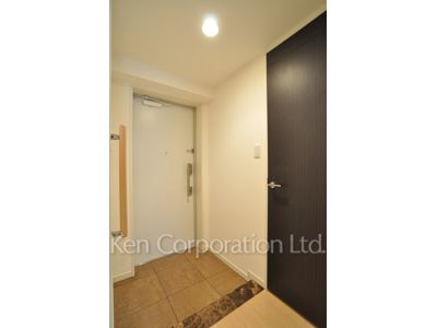 Entrance ※Photo of the same layout on 6 floor. Decoration and fixture may differ.