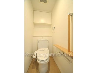 Lavatory ※Photo of the same layout on 6 floor. Decoration and fixture may differ.