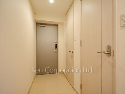 Entrance ※Photo of the same layout on 19 floor. Decoration and fixture may differ.