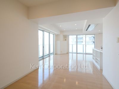 Living-Dining ※Photo of the same layout on 19 floor. Decoration and fixture may differ.