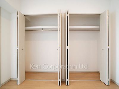 Closet ※Photo of the same layout on 19 floor. Decoration and fixture may differ.