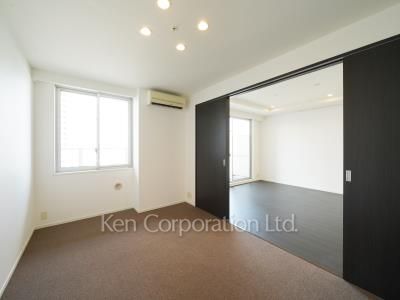 Bedroom ※Photo of the same layout on 18 floor. Decoration and fixture may differ.