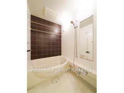 Bath ※Photo of the same layout on 18 floor. Decoration and fixture may differ.