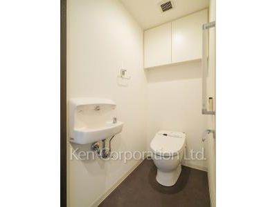 Lavatory ※Photo of the same layout on 18 floor. Decoration and fixture may differ.