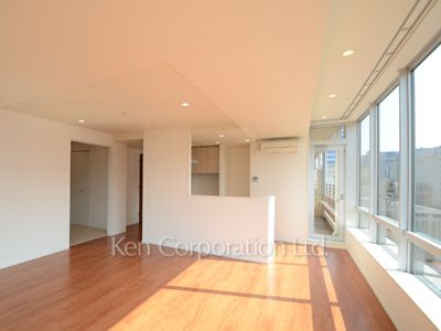 Living-Dining ※Photo of the same layout on 4 floor. Decoration and fixture may differ.