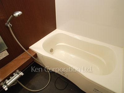 Bath ※Photo of the same layout on 4 floor. Decoration and fixture may differ.