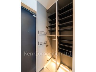 Shoes Closet