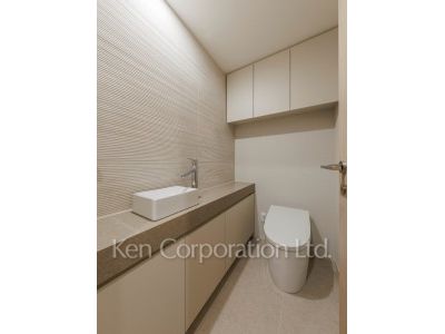 Lavatory ※Photo of the same layout on 35 floor. Decoration and fixture may differ.
