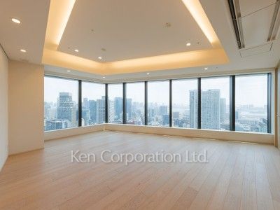 Living-Dining ※Photo of the same layout on 35 floor. Decoration and fixture may differ.