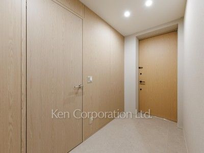 Entrance ※Photo of the same layout on 35 floor. Decoration and fixture may differ.