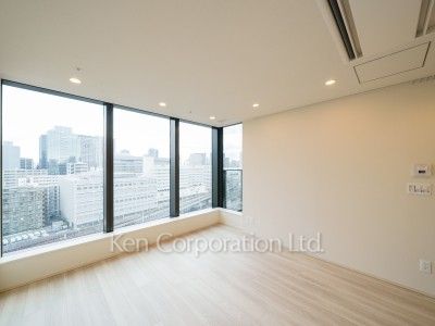 Bedroom ※Photo of the same layout on 10 floor. Decoration and fixture may differ.