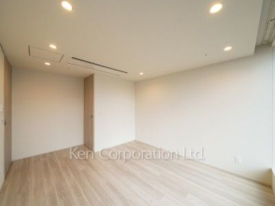 Bedroom ※Photo of the same layout on 10 floor. Decoration and fixture may differ.