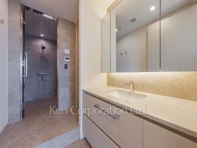 Master Powder Room
