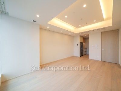Living-Dining ※Photo of the same layout on 36 floor. Decoration and fixture may differ.