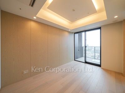 Master Bedroom ※Photo of the same layout on 36 floor. Decoration and fixture may differ.