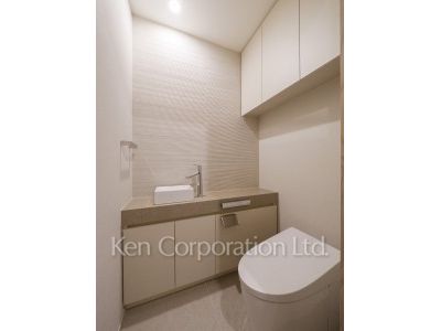 Lavatory ※Photo of the same layout on 36 floor. Decoration and fixture may differ.