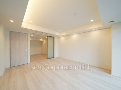 Living-Dining ※Photo of the same layout on 10 floor. Decoration and fixture may differ.