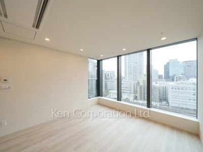 Bedroom ※Photo of the same layout on 10 floor. Decoration and fixture may differ.