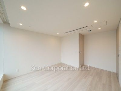 Bedroom ※Photo of the same layout on 10 floor. Decoration and fixture may differ.