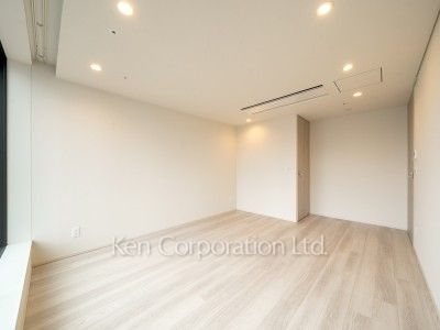 Bedroom ※Photo of the same layout on 10 floor. Decoration and fixture may differ.