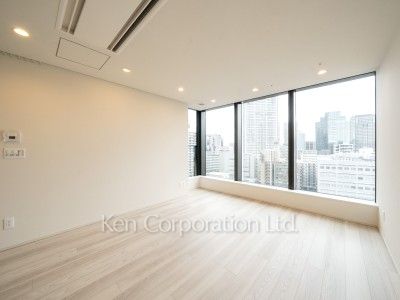 Bedroom ※Photo of the same layout on 10 floor. Decoration and fixture may differ.