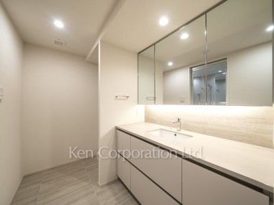 ※Photo of the same layout on 10 floor. Decoration and fixture may