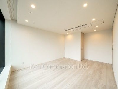 Bedroom ※Photo of the same layout on 10 floor. Decoration and fixture may differ.