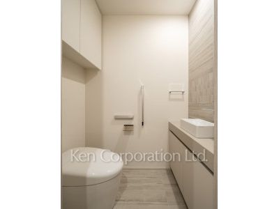 Lavatory ※Photo of the same layout on 10 floor. Decoration and fixture may differ.