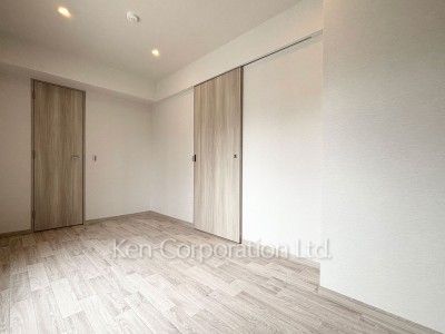 Master Bedroom ※Photo of the same layout on 3 floor. Decoration and fixture may differ.