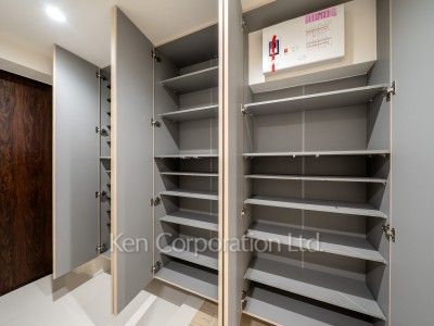 Shoes Closet