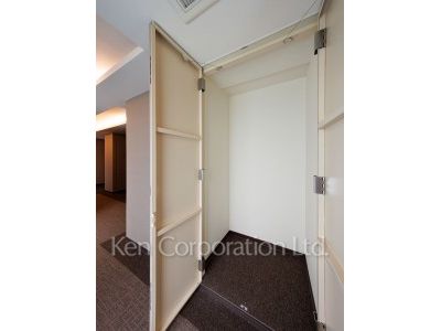 Trunk room