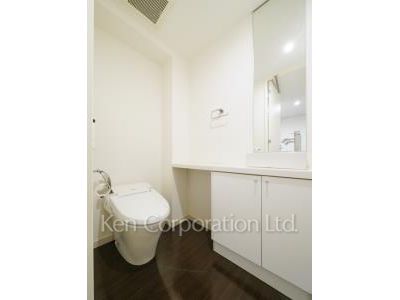 Lavatory ※Photo of the same layout on 1 floor. Decoration and fixture may differ.