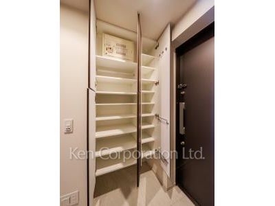 Shoes Closet
