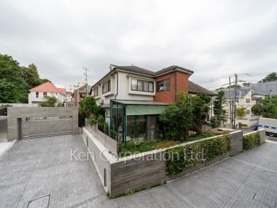 View from the property ※Photo of the same layout on 2 floor. Decoration and fixture may differ.