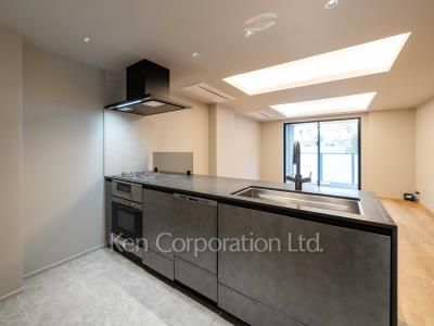 Kitchen ※Photo of the same layout on 2 floor. Decoration and fixture may differ.
