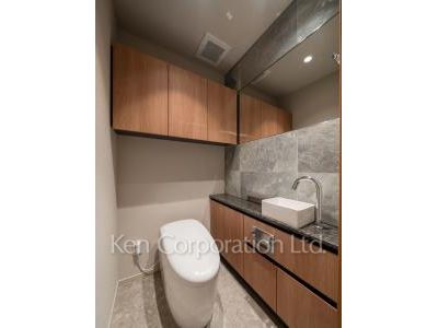 Lavatory ※Photo of the same layout on 2 floor. Decoration and fixture may differ.