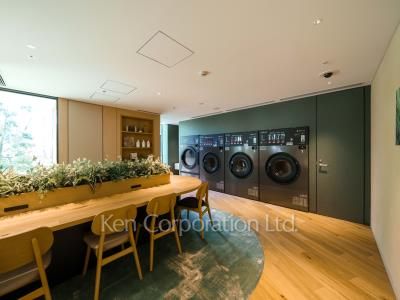 Laundry & Play Ground