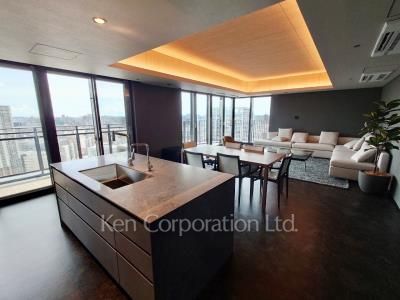 Sky Lounge