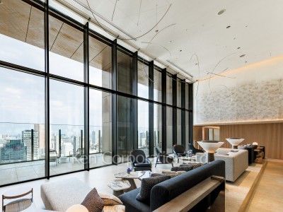 SKY LOUNGE